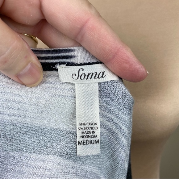 Soma geometric knee-length dress, size Medium, cutouts on front and back - Picture 6 of 6